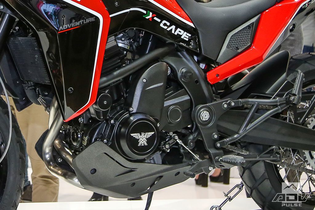一个视图的躯干全新2021 X-Cape冒险摩托车